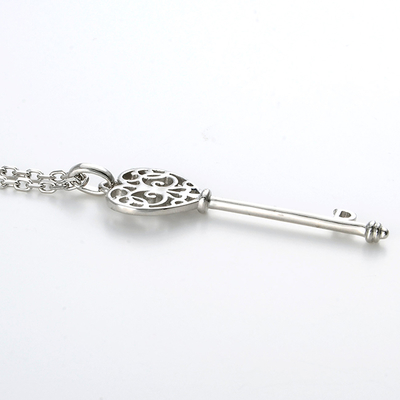 シルバーネックレス