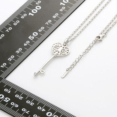 シルバーネックレス