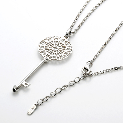 シルバーネックレス