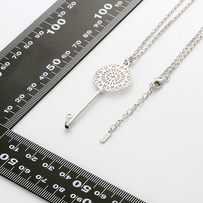 シルバーネックレス