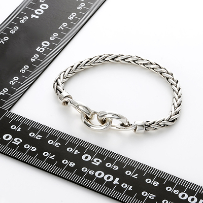 シルバーバングル