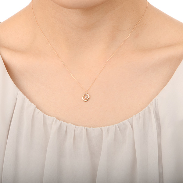 ピンクゴールドネックレス