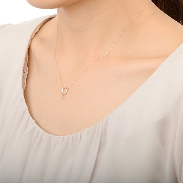 ピンクゴールドネックレス