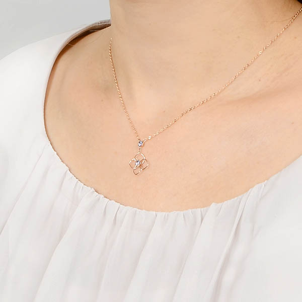 ピンクゴールドネックレス