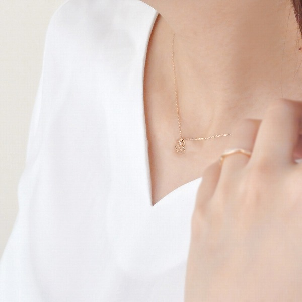 ピンクゴールドネックレス