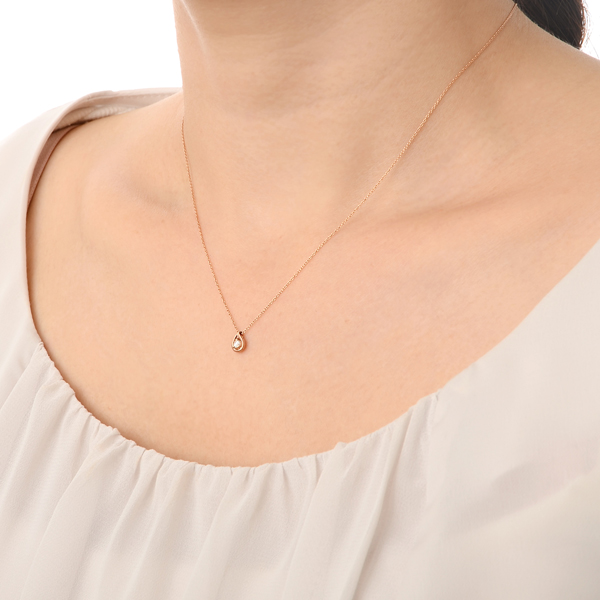 ピンクゴールドネックレス