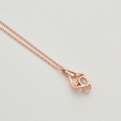 ピンクゴールドネックレス