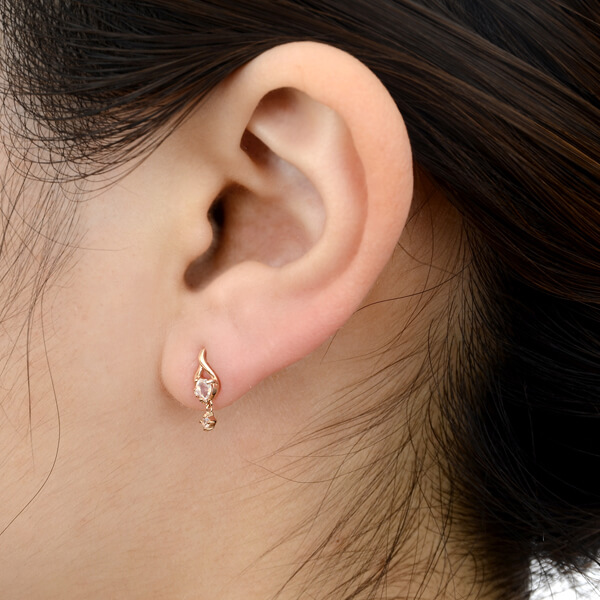 ピンクゴールドピアス