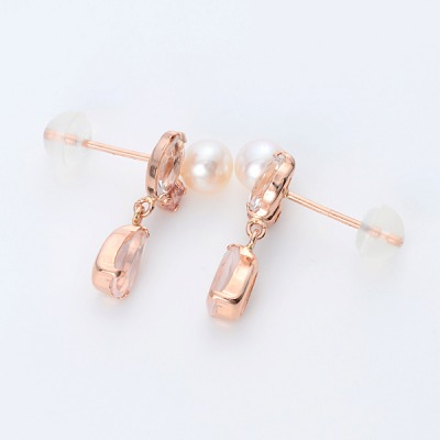 ピンクゴールドピアス