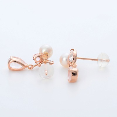 ピンクゴールドピアス