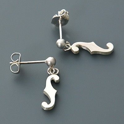 シルバースタッドピアス