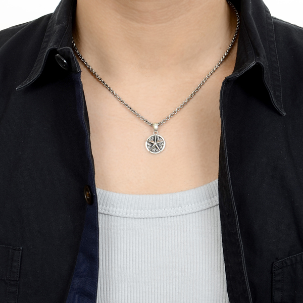 シルバーネックレス