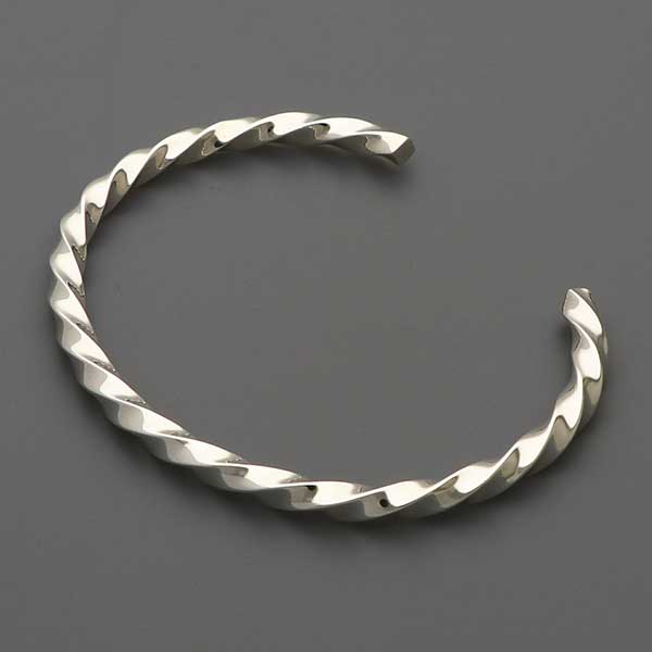 シルバーバングル