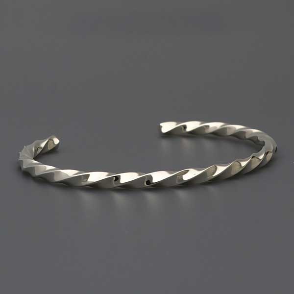 シルバーバングル