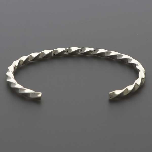 シルバーバングル