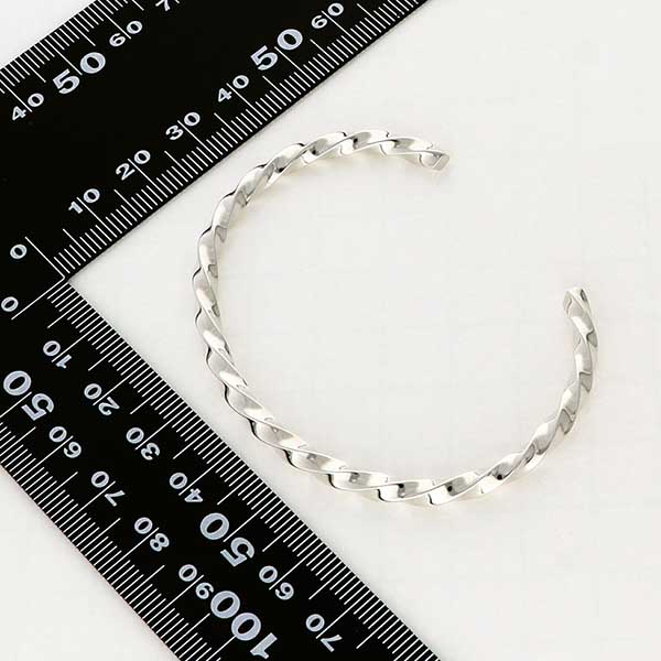 シルバーバングル