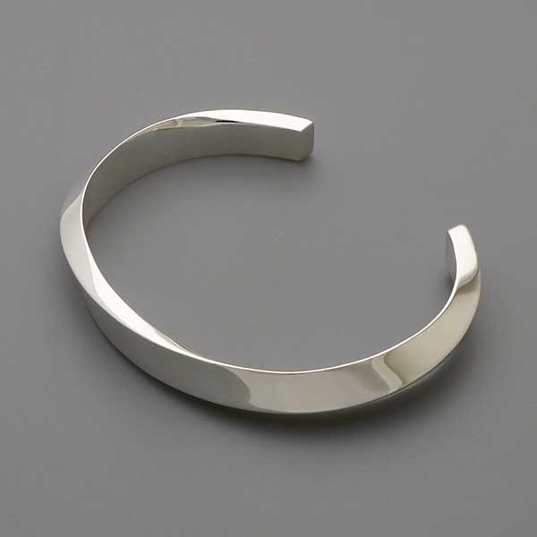 シルバーバングル