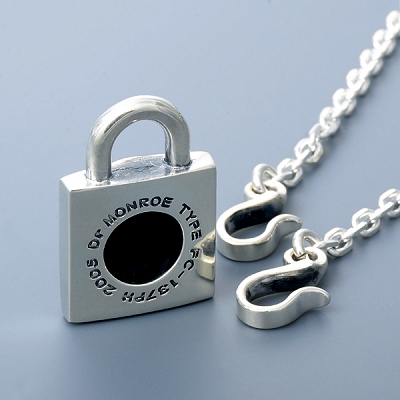 シルバーネックレス