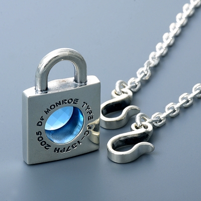 シルバーネックレス