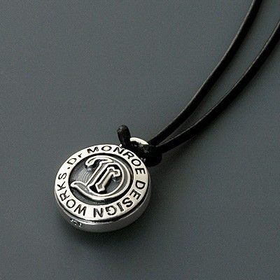 レザーネックレス