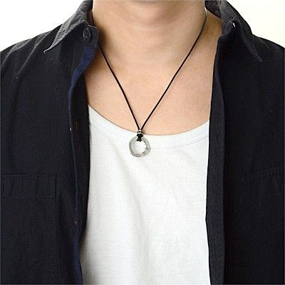 レザーネックレス