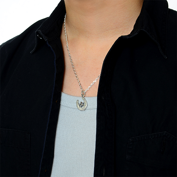 シルバーネックレス