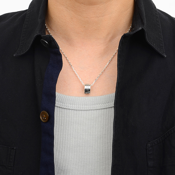 シルバーネックレス