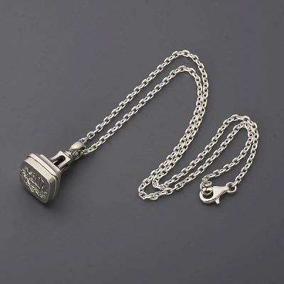 シルバーネックレス