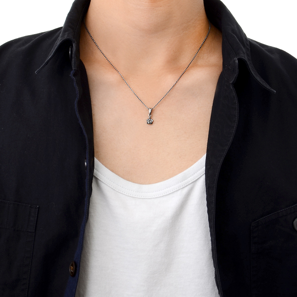 シルバーネックレス