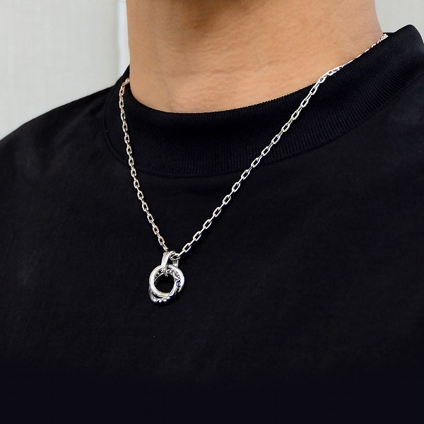 シルバーネックレス