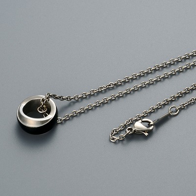 チタンネックレス