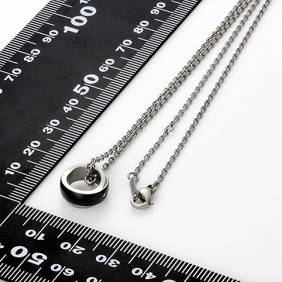 チタンネックレス