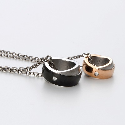 チタンペアネックレス