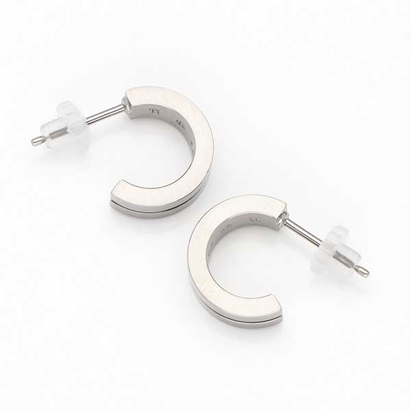 チタンフープピアス