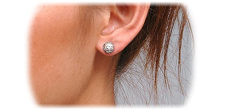 シルバースタッドピアス