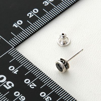 シルバースタッドピアス(片耳用)