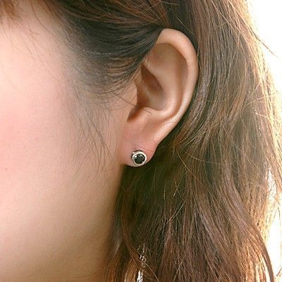 シルバースタッドピアス