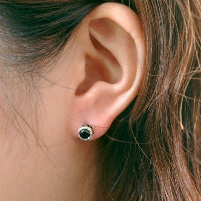 シルバースタッドピアス