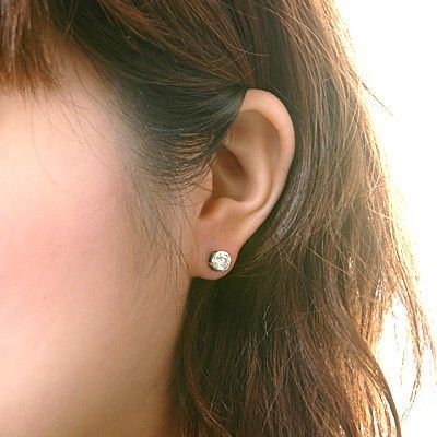 シルバースタッドピアス