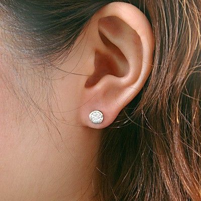 シルバースタッドピアス