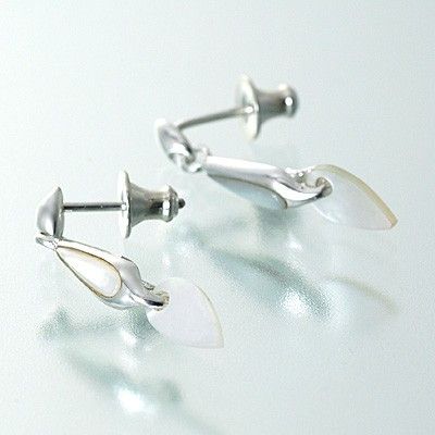 シルバースタッドピアス