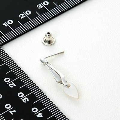 シルバースタッドピアス