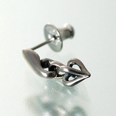 シルバースタッドピアス