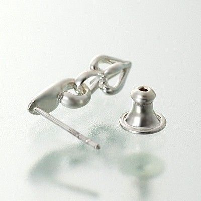 シルバースタッドピアス