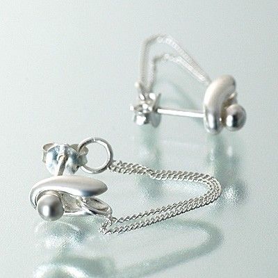 シルバースタッドピアス