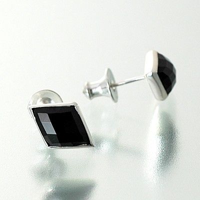 シルバースタッドピアス