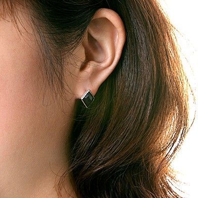 シルバースタッドピアス