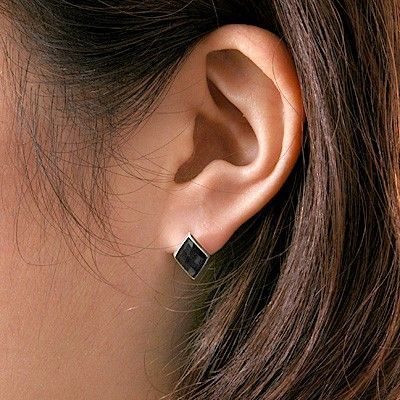 シルバースタッドピアス