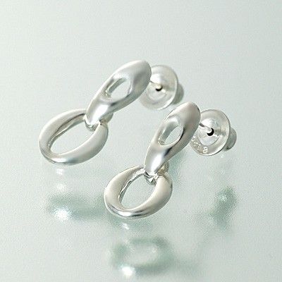 シルバースタッドピアス