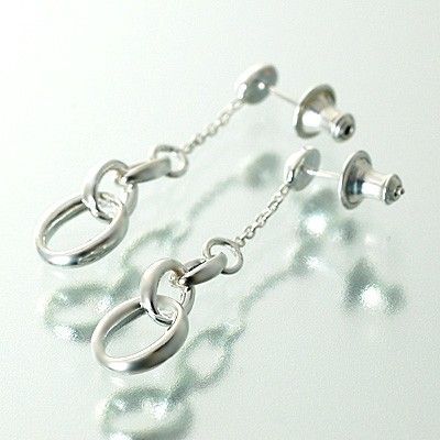 シルバースタッドピアス